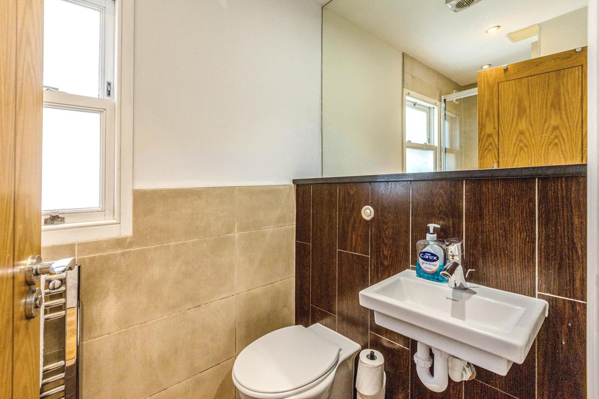 Serene 1br Wimbledon With Private Garden & Parking * Londres